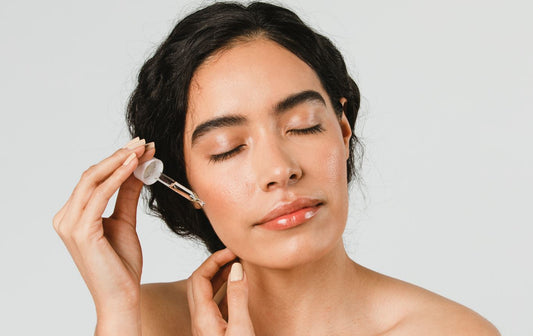 How to Use Face Serum - Best Ways to Use Face Serum