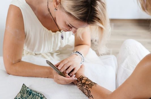 how to become henna artist